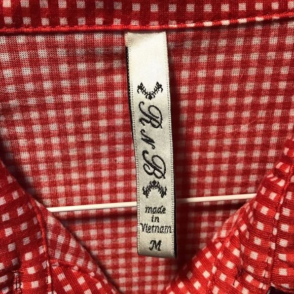 Blouse pretty red with white polkadot by R & B. Size medium ￼ - Picture 4 of 4